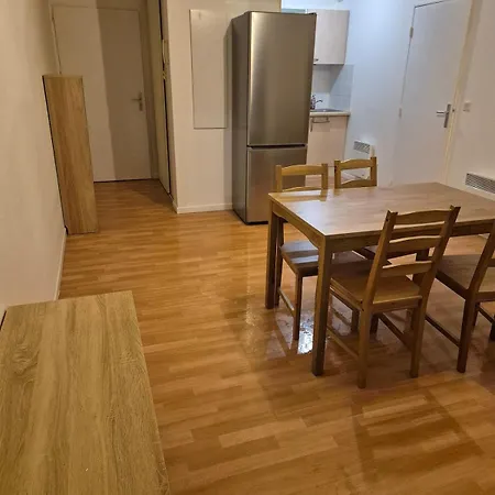 Saint-sever Apartment